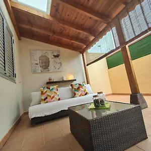 https://iris-holiday-apartment.tenerifehoteles.net